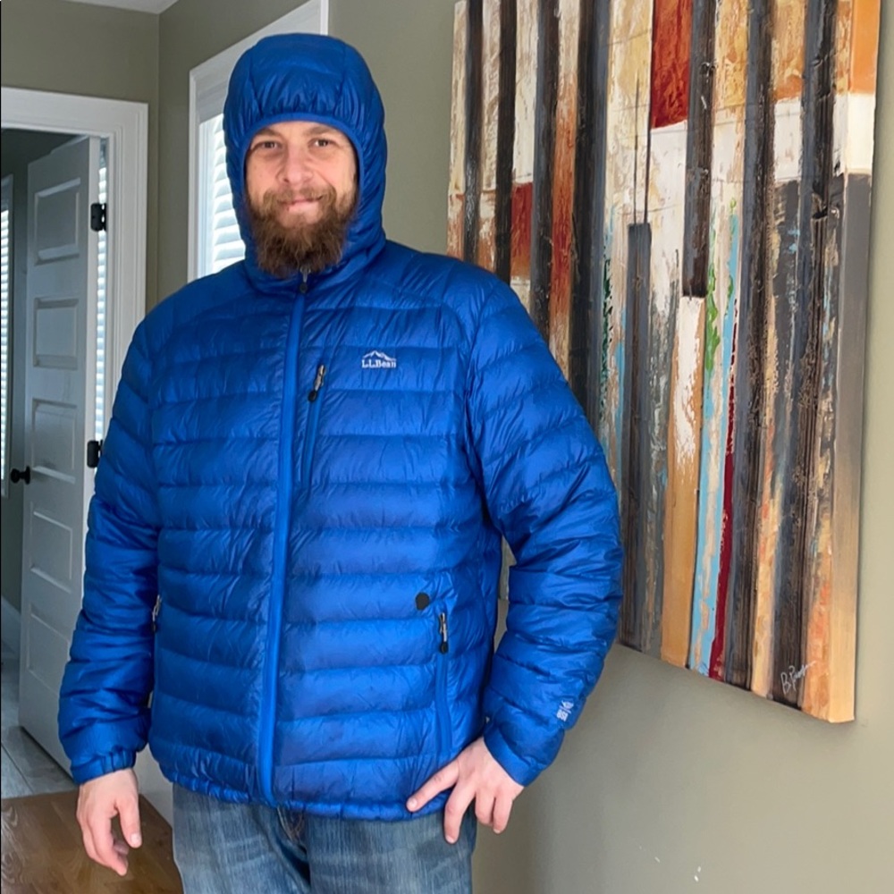 LL Bean Men’s Ultralight 850 Down Hooded Jacket